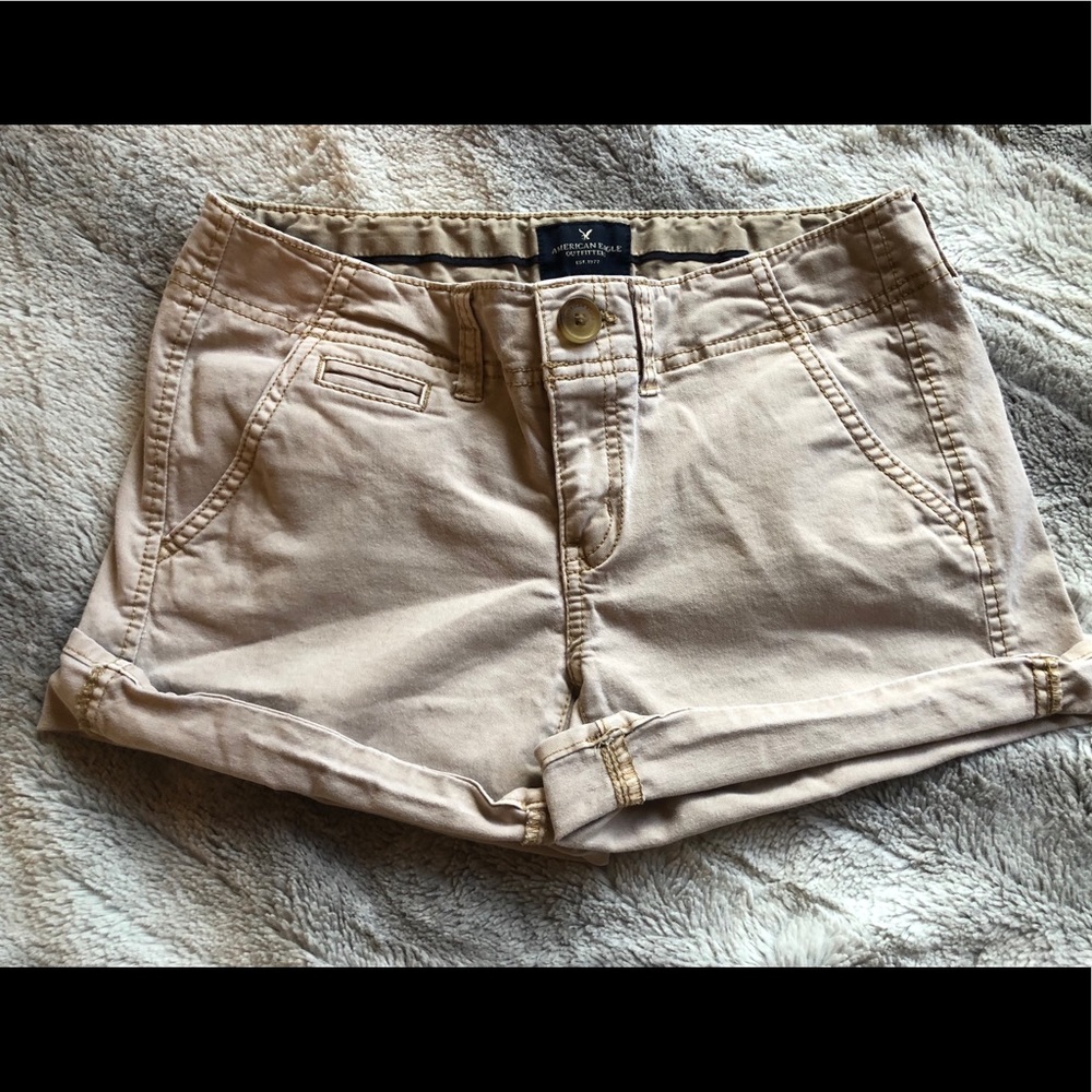Khakis AEO shorts